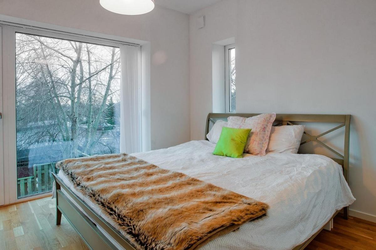 Townhouse On Arlanda Stockholm Metro Line - Easy Checkin Βίλα Sollentuna Εξωτερικό φωτογραφία