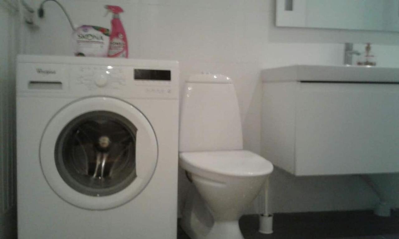 Townhouse On Arlanda Stockholm Metro Line - Easy Checkin Βίλα Sollentuna Εξωτερικό φωτογραφία