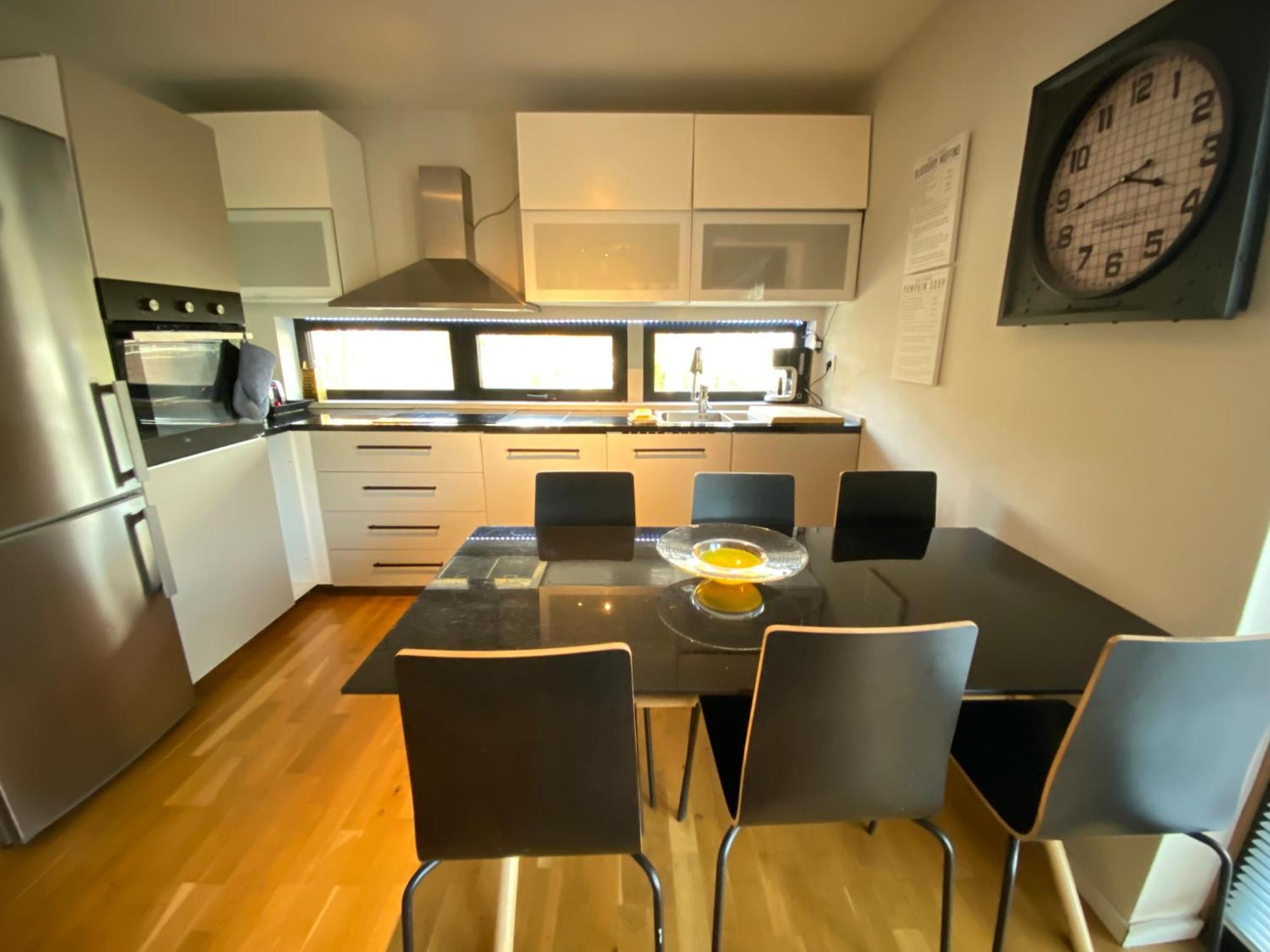 Townhouse On Arlanda Stockholm Metro Line - Easy Checkin Βίλα Sollentuna Εξωτερικό φωτογραφία