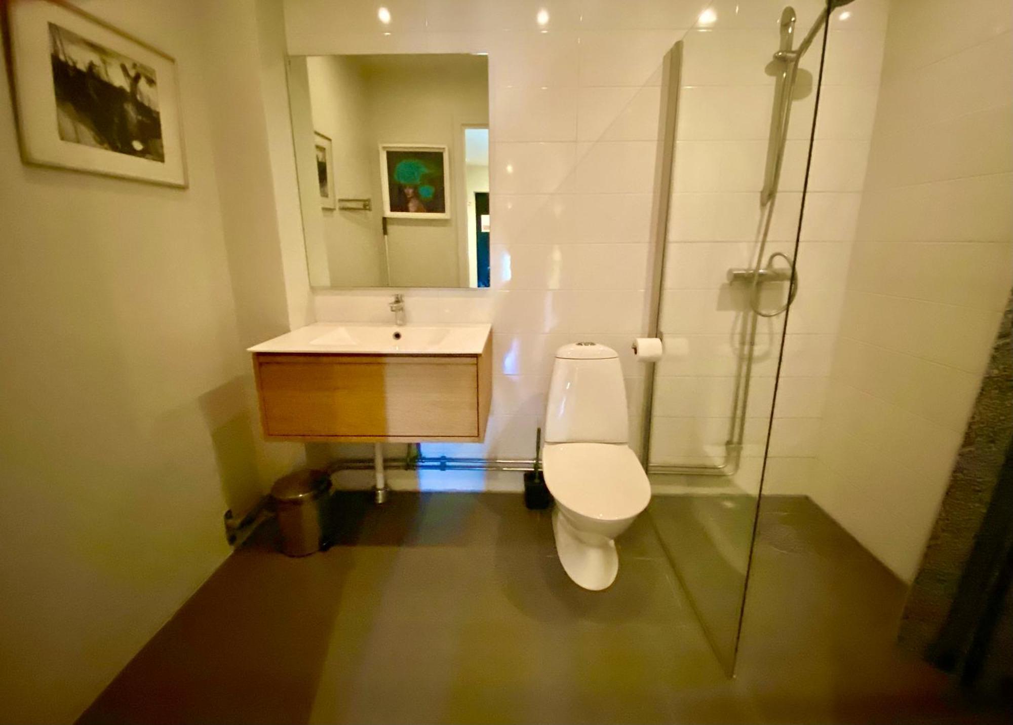 Townhouse On Arlanda Stockholm Metro Line - Easy Checkin Βίλα Sollentuna Εξωτερικό φωτογραφία