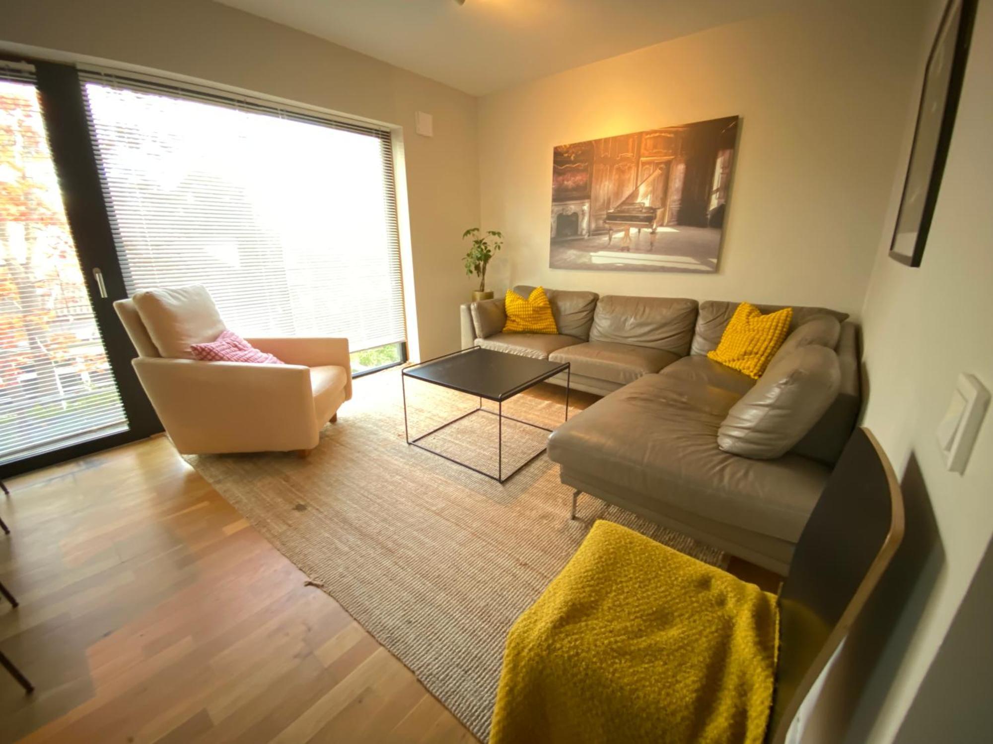 Townhouse On Arlanda Stockholm Metro Line - Easy Checkin Βίλα Sollentuna Εξωτερικό φωτογραφία
